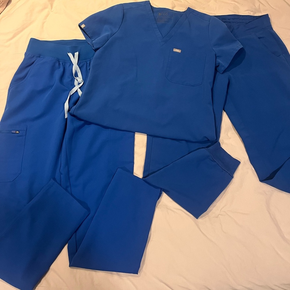 Figs Royal Blue Scrub Set (3)